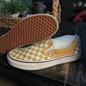 8 Men’s/9.5 women’s Slip on Vans Checkered Yellow EUC